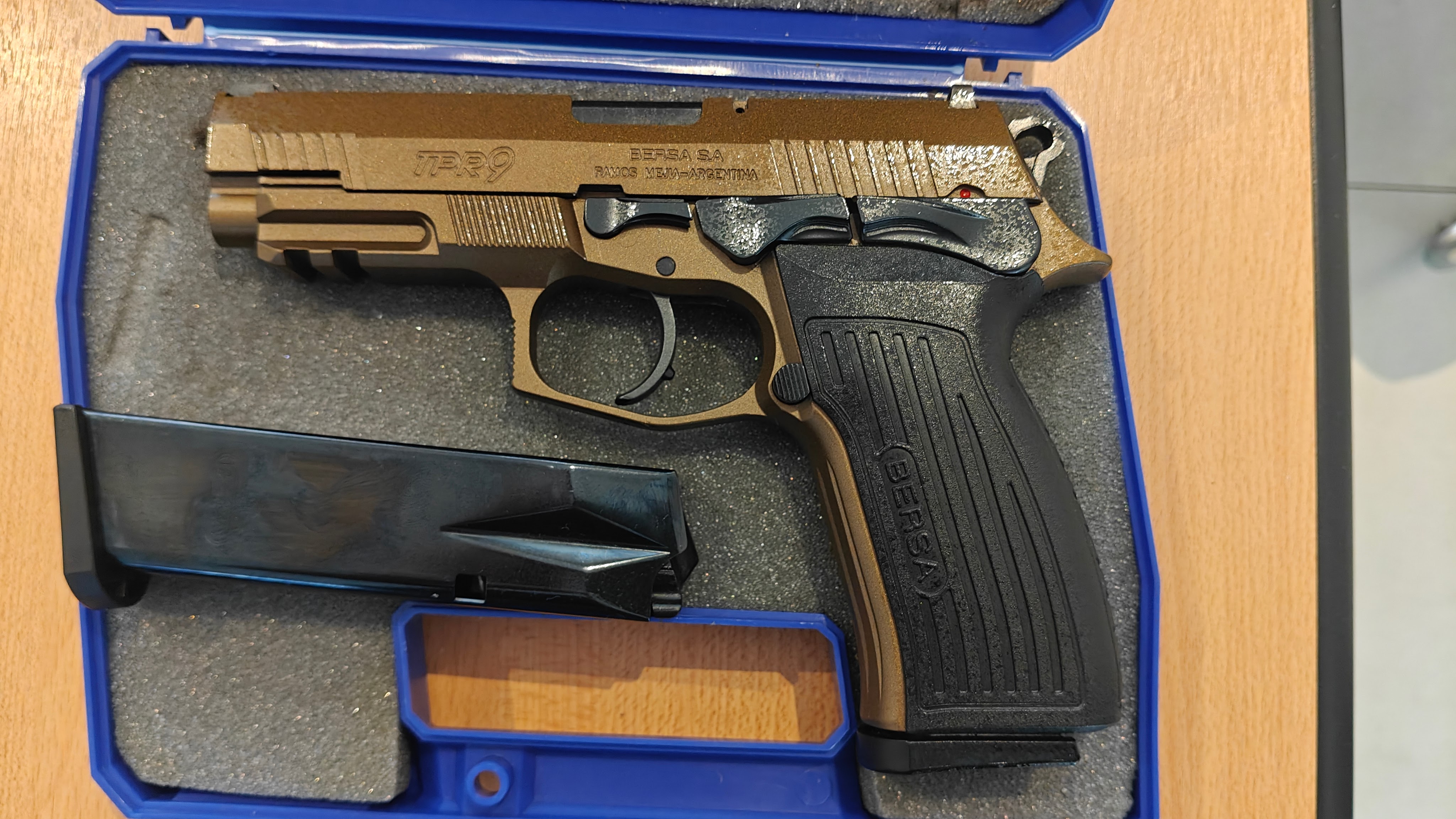 Bersa TPR9 terminación cerakote bronce